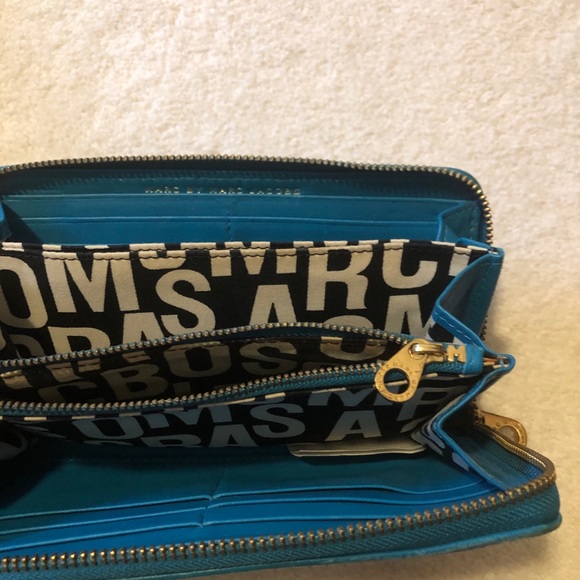 Marc Jacobs wallet - Picture 3 of 3